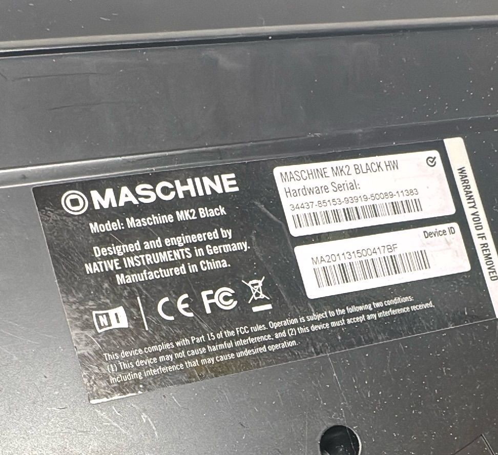 Native Instruments Maschine MK2 Black Groove Production Studio Controller