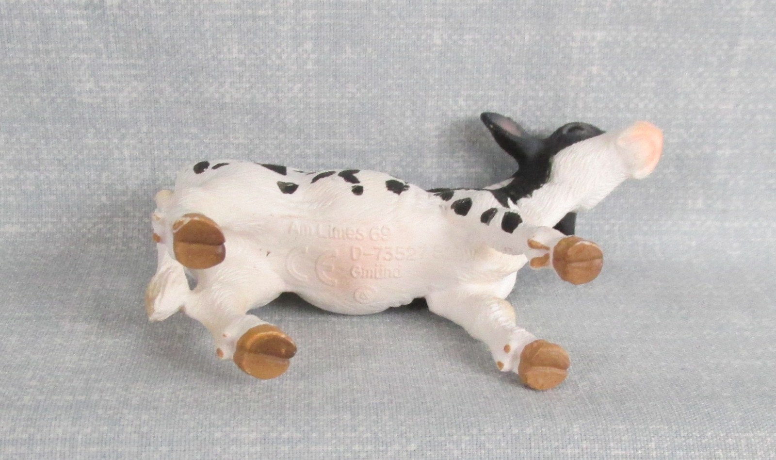 SCHLEICH HOLSTEIN CALF BABY COW BLACK & WHITE FARM ANIMAL FIGURE 13634 RETIRED