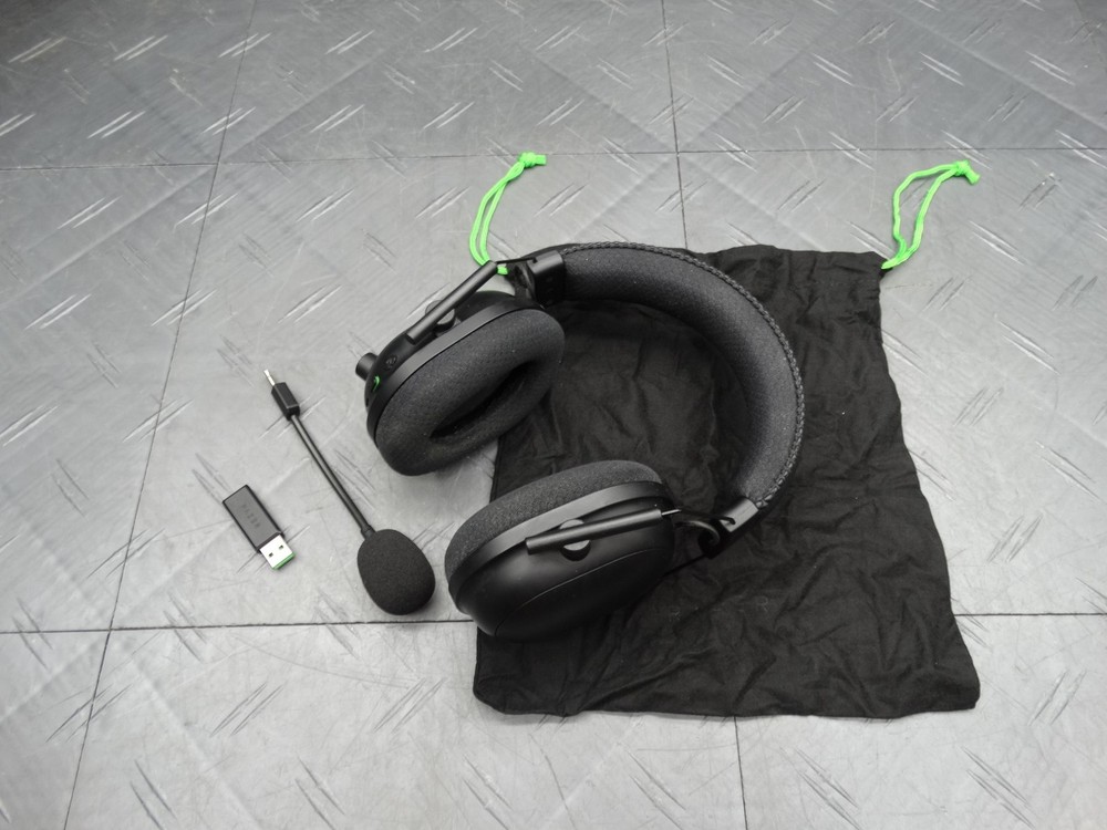 Razer BlackShark V2 Pro Wireless Gaming Headset THX SPATIAL Audio PC PS4 Mac