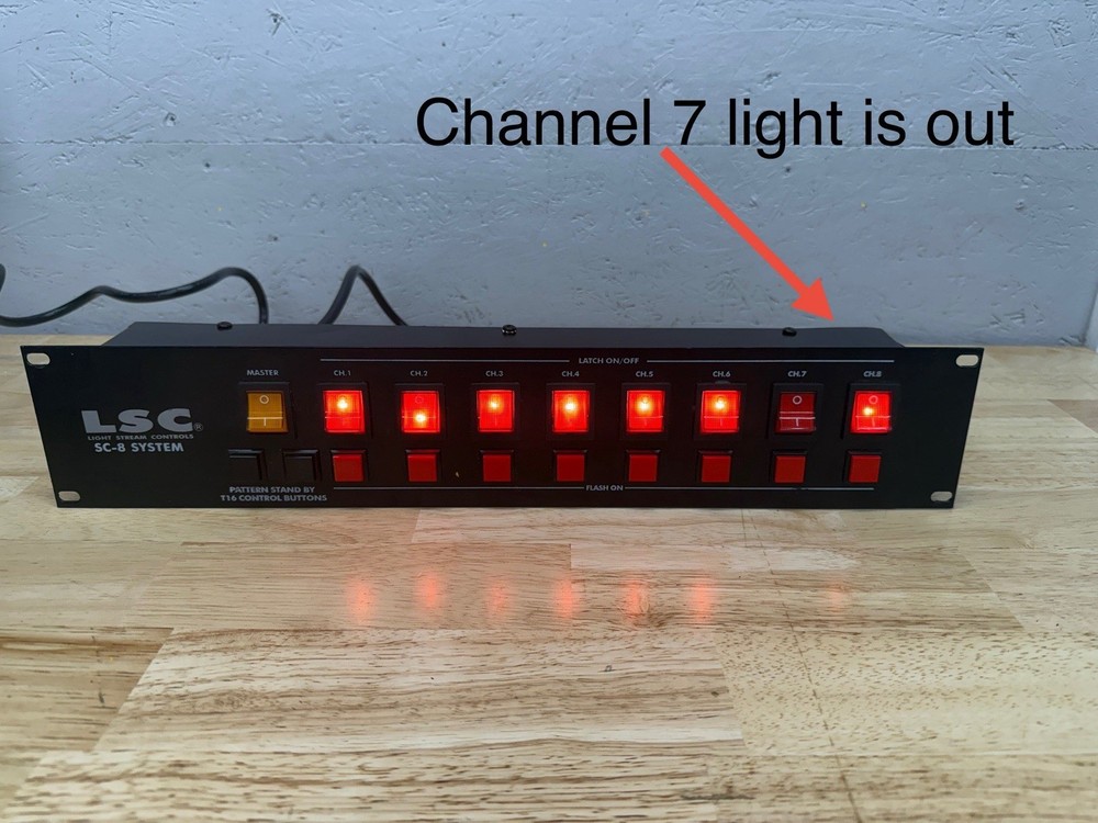 LSC Light Stream Controls SC-8 System Lighting Switch Panel (one light out)