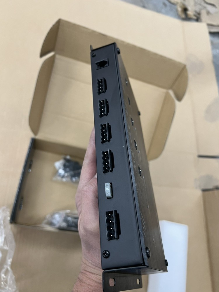 Kicker ZXSUM8 OEM Integration Summing Interface NEW