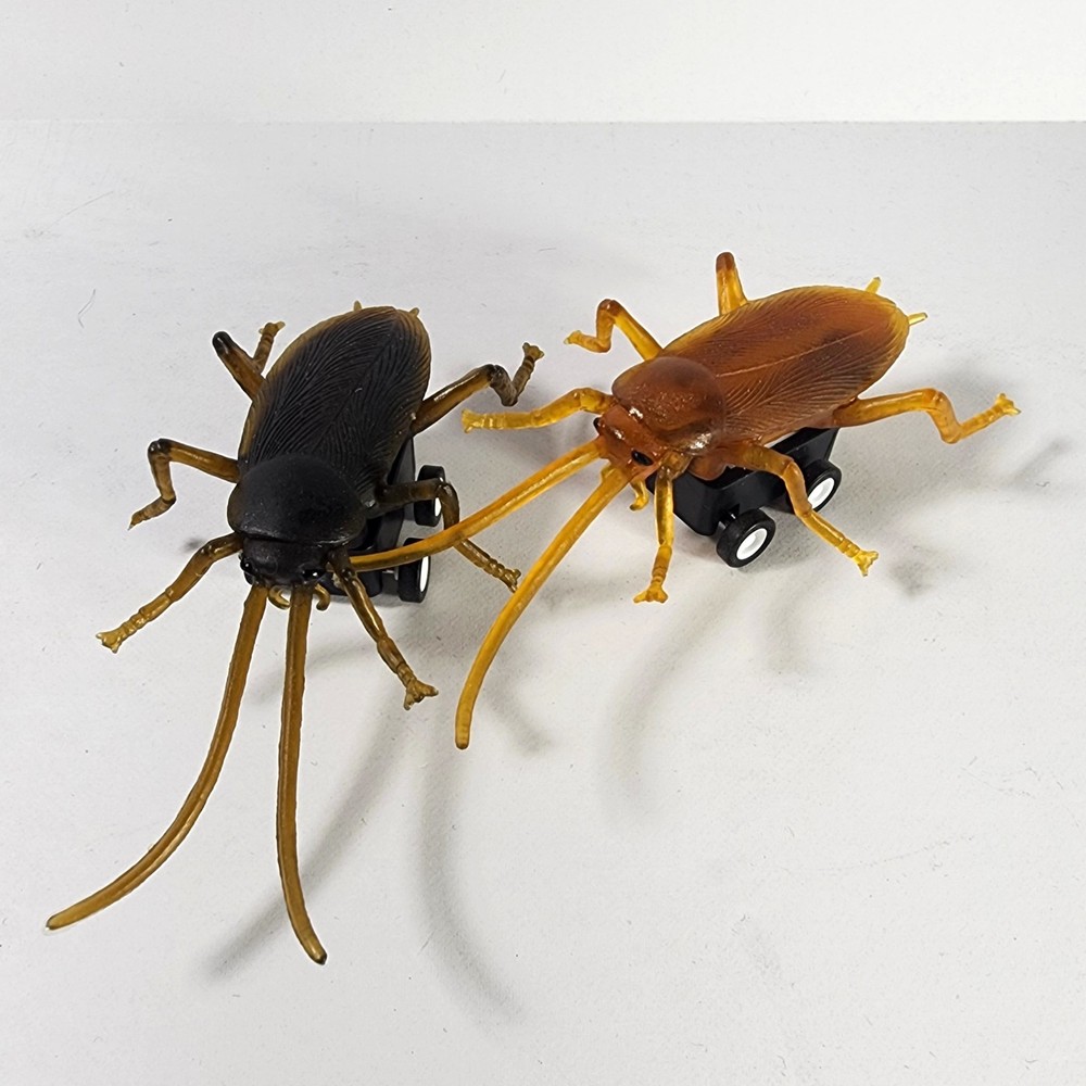 X2 Racing Roaches Toy Set
