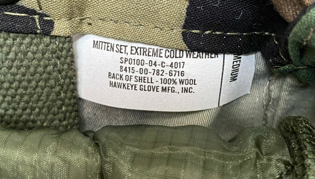 USGI Extreme Cold Weather Mitten Set Woodland Camo Medium "NEW"