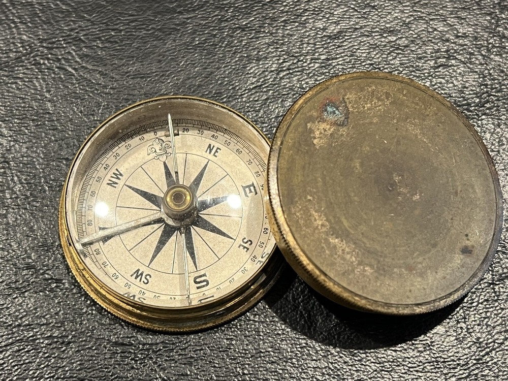 Victorian Brass Cased Pocket Compass
