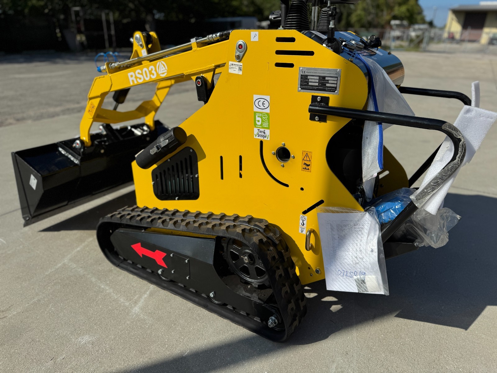 Mini Skid Steer NEW 2025 RIPPA Track Loader 13.5 HP Gas Rato Engine + Bucket