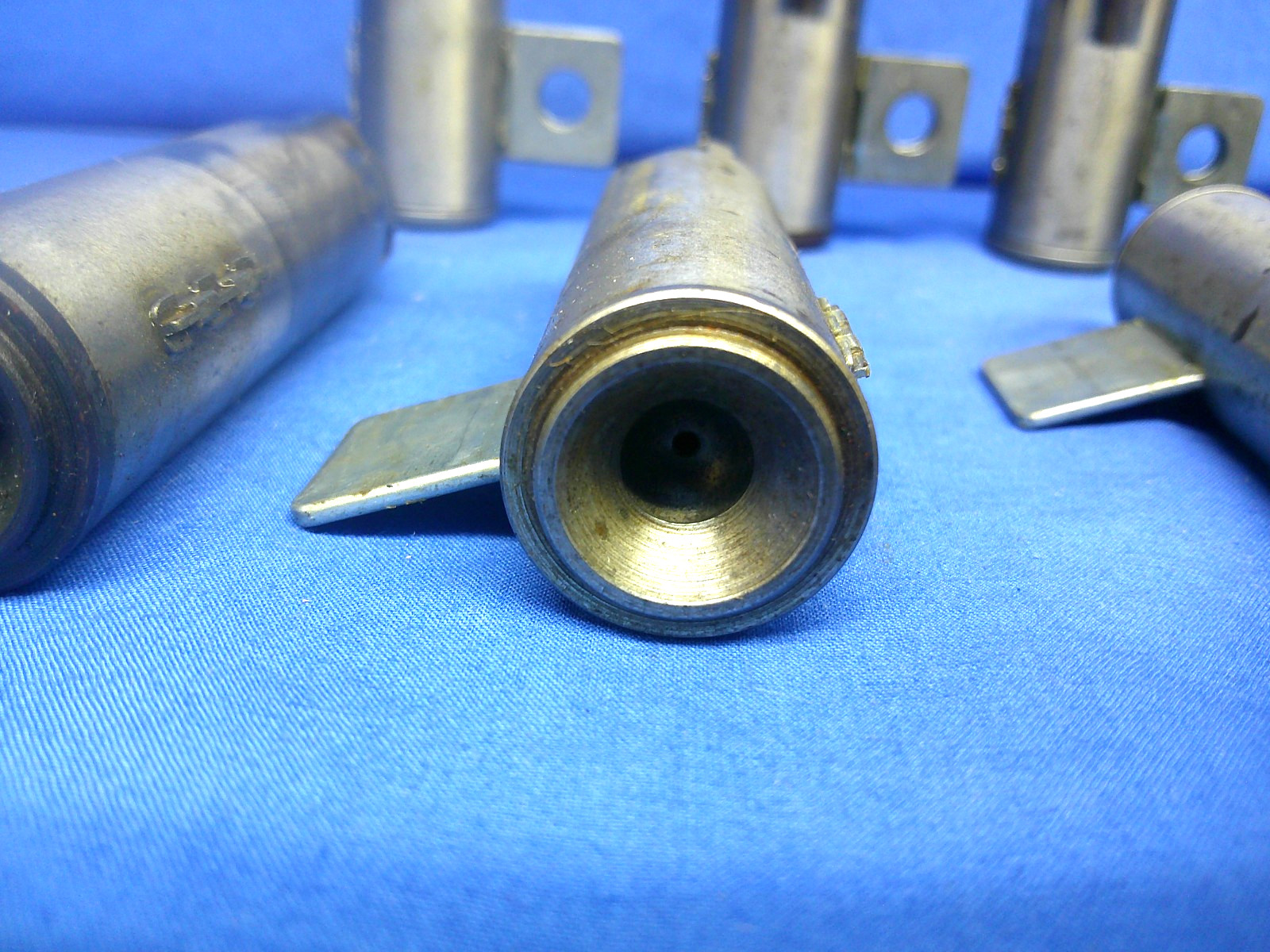 Set of 16 Vintage Buick Nailhead Roller Rockers