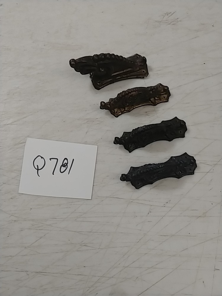 ASSORTED MANTLE CLOCK SIDE DECORATIONS