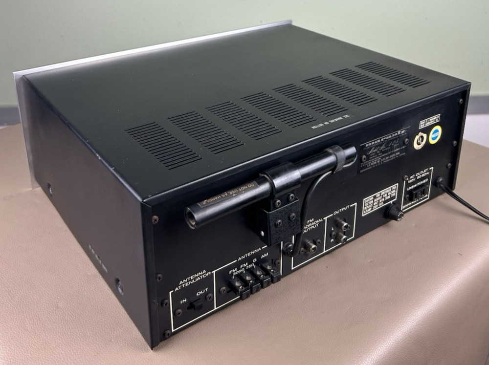 MARANTZ 125 STEREO TUNER NICE