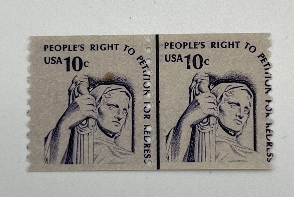 1617 Lined Pair Mint NH VF 10¢ Error Extremely Rare Variation