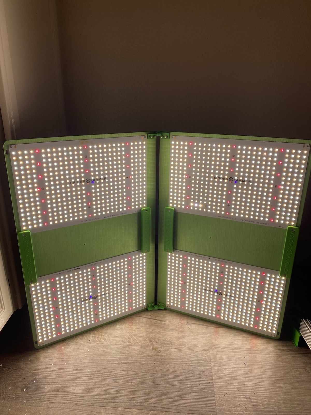 Spider Farmer SF-4000 LED Grow Light