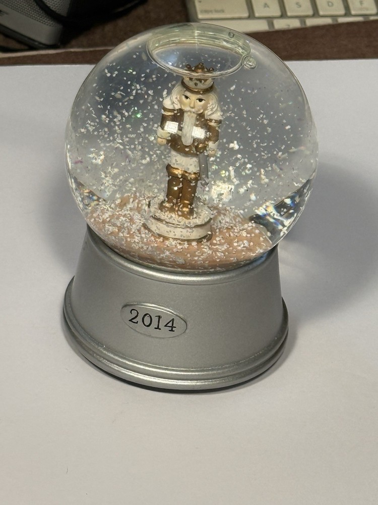 Nutcracker 2014 Musical Wind-up Snow Globe Approx. Vintage