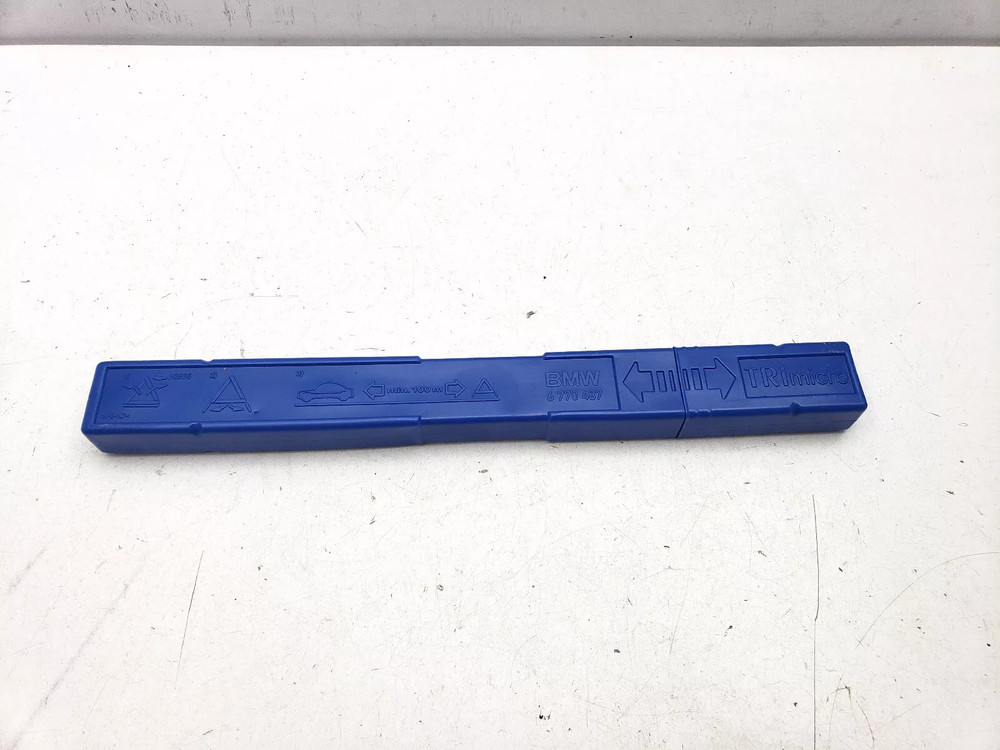 BMW X5 E70 2008 EMERGENCY WARNING HAZARD TRIANGLE 6770487