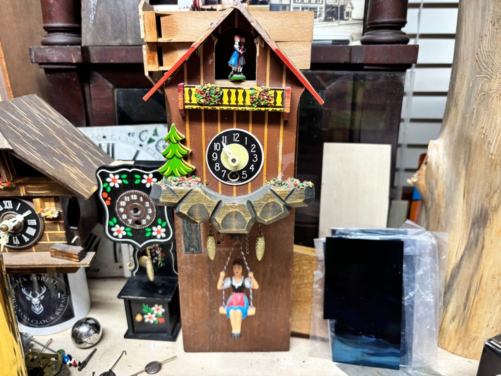 Tiny Novelty Germany This is a Bouncing Doll Single Dancer Couple Music Box READ