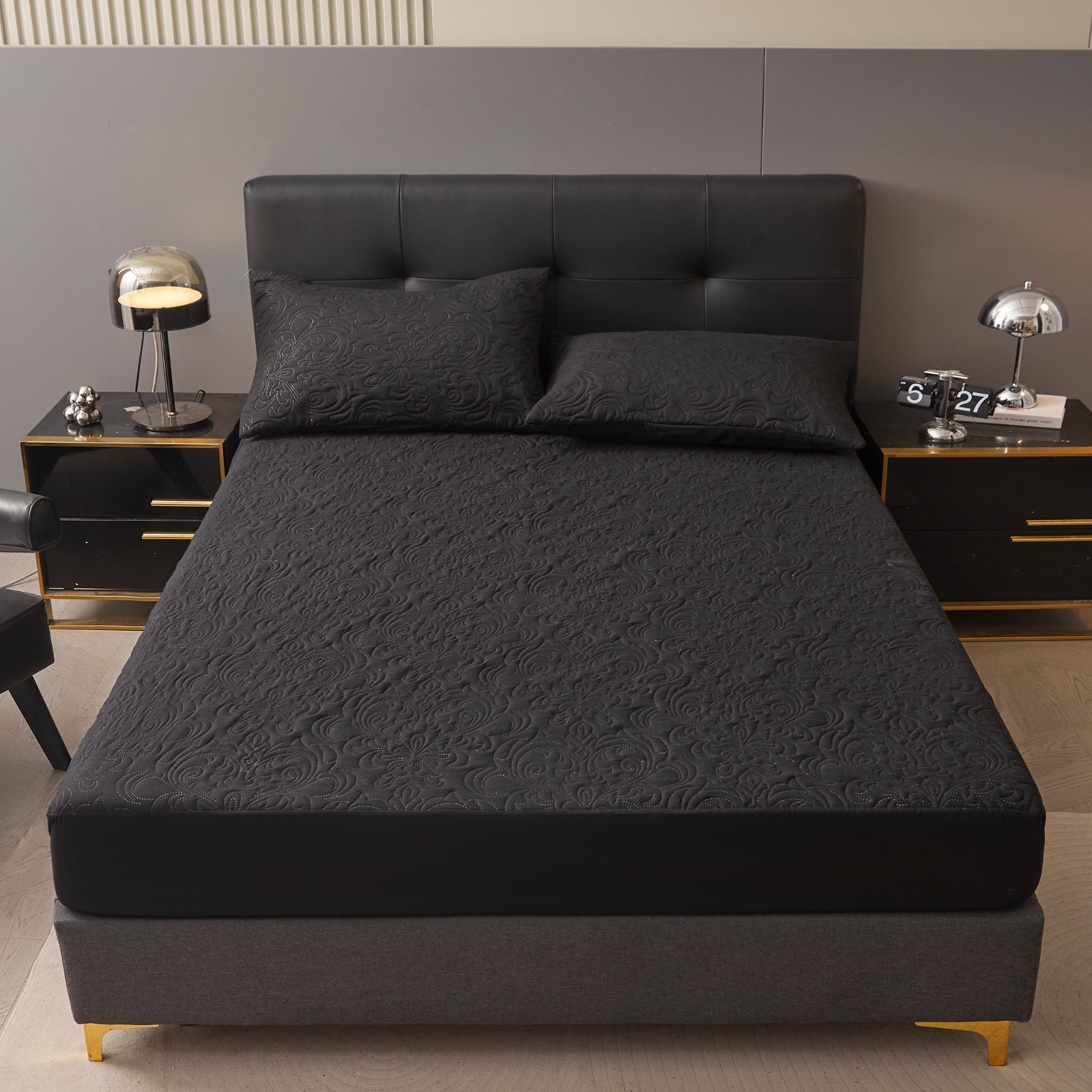 Waterproof Mattress Protector Soft and Breathable Quilted Mattress Cover