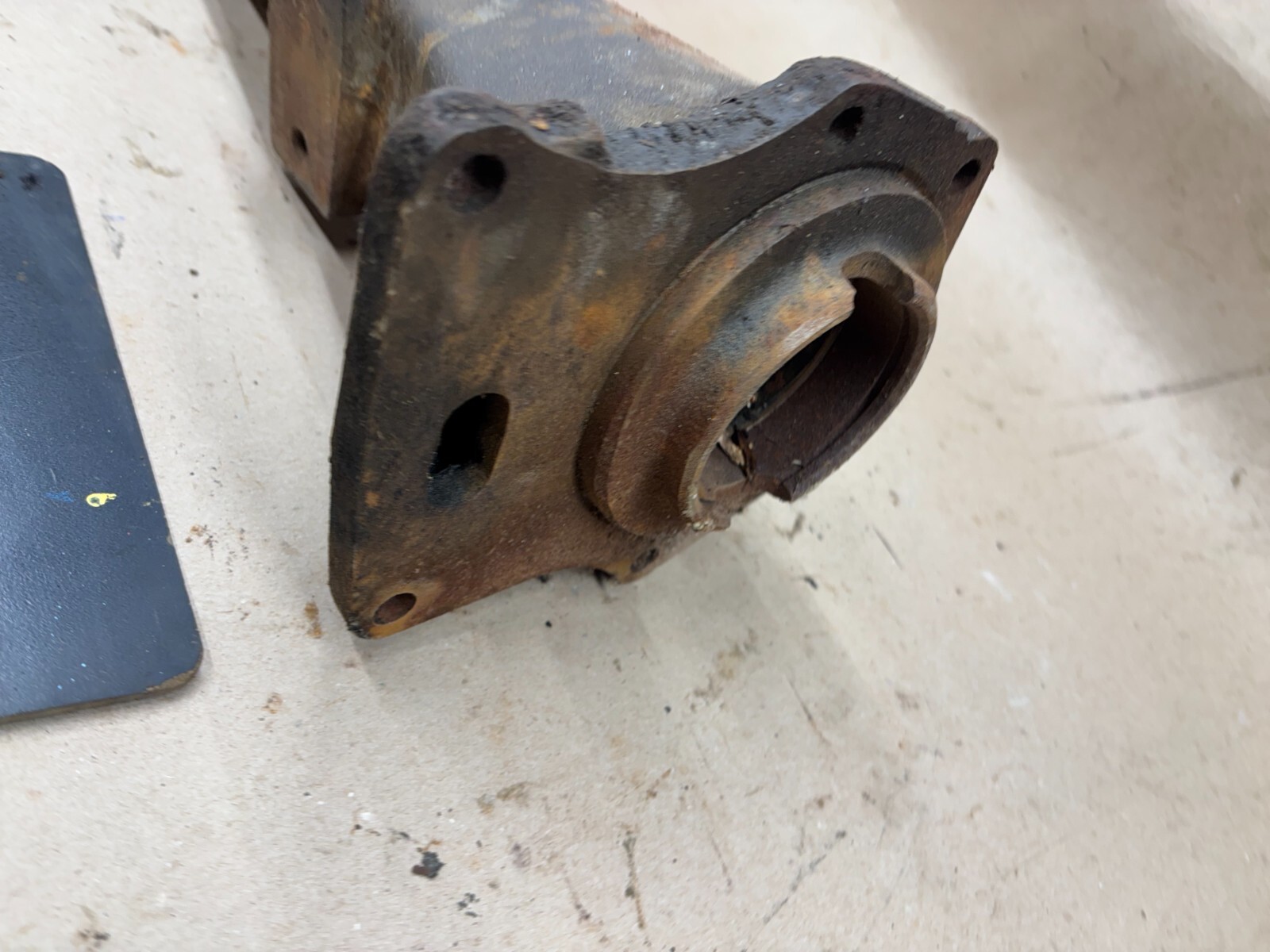 67 69 70 Dodge Plymouth Mopar B Body TailShaft Housing Tailhousing C-99127 4 SP