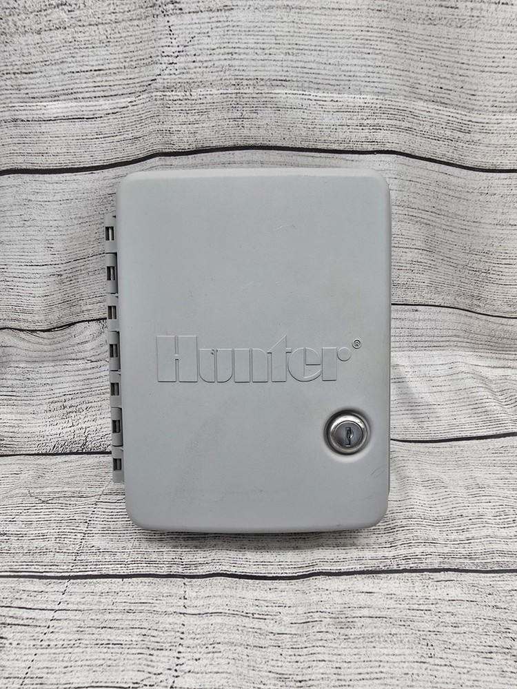 Hunter X-Core XC-800 8 Station Outdoor Irrigation Controller / Timer. No Key