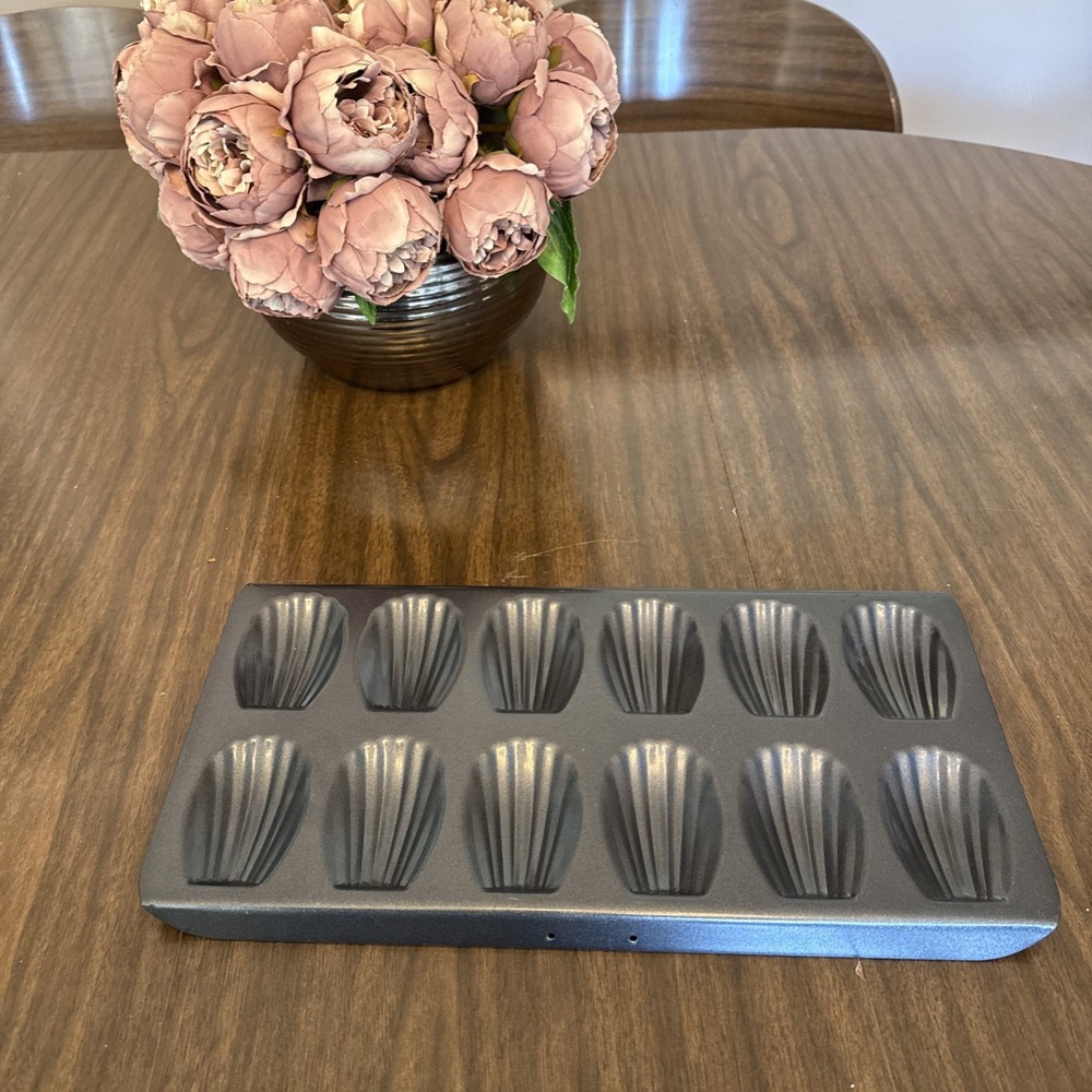 Madeleine Cookie Pan Non Stick 12 madeleines