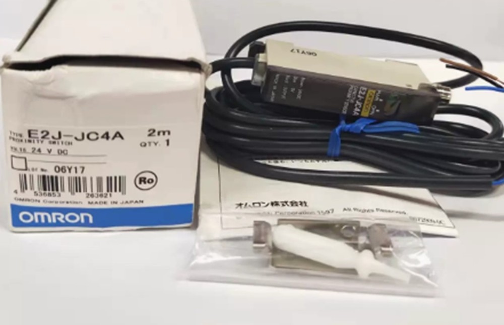1PCS New Omron E2J-JC4A Amplifier Proximity Sensor