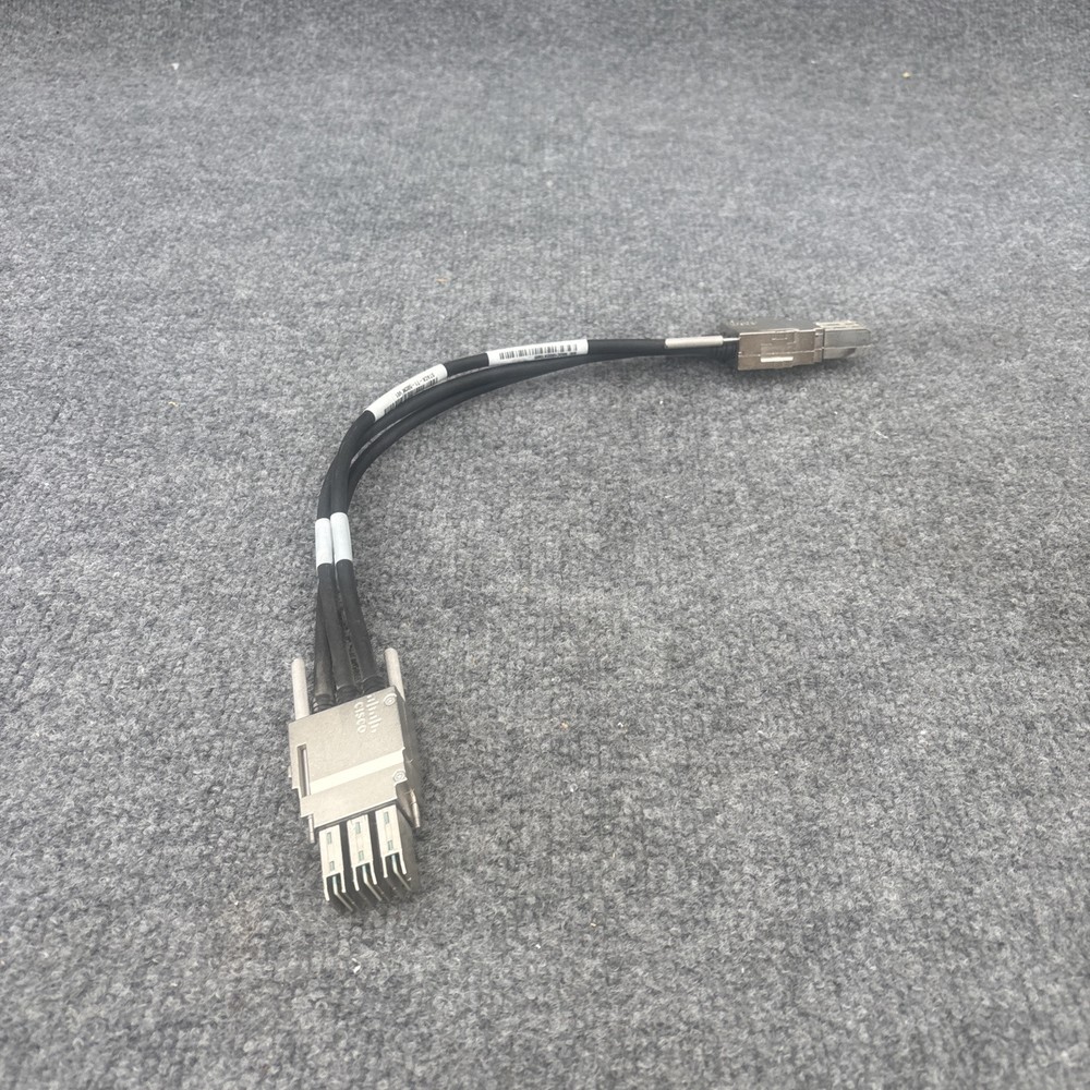 Cisco STACK-T1-50CM V01 Stacking Cable 800-40403-01  Used