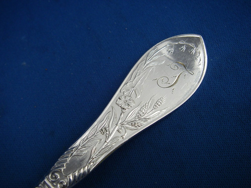 Early VICTORIAN Silverplate LILY Pattern BERRY SPOON-Mono REB