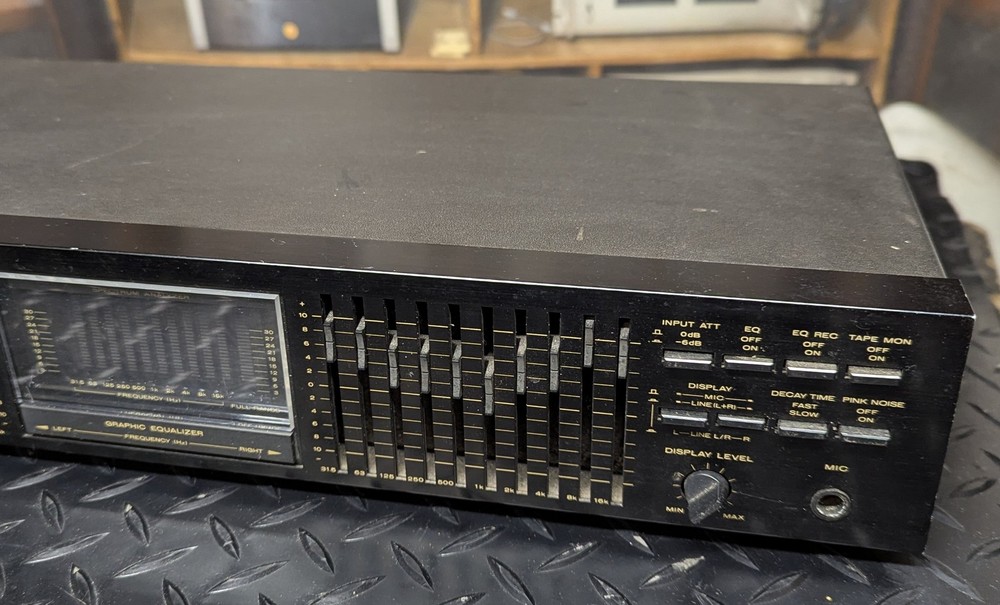 Marantz graphic equalizer with spectrum analyzer EQ551