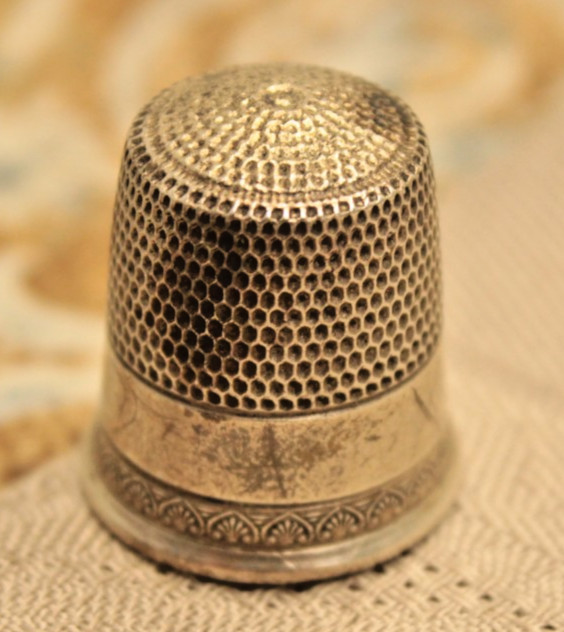 Vintage Sterling Silver 925 Thimble Sewing Accessory Marked "Sterling 11" Design
