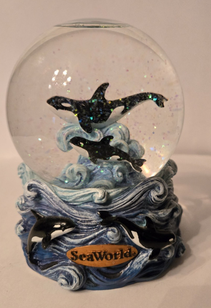 Sea World Snow Globe Orcas