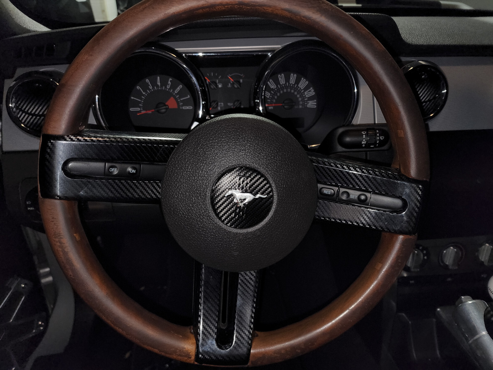 Carbon Fiber Mustang 2005-2009 Steering Wheel Center Decor Sticker Trim Cover