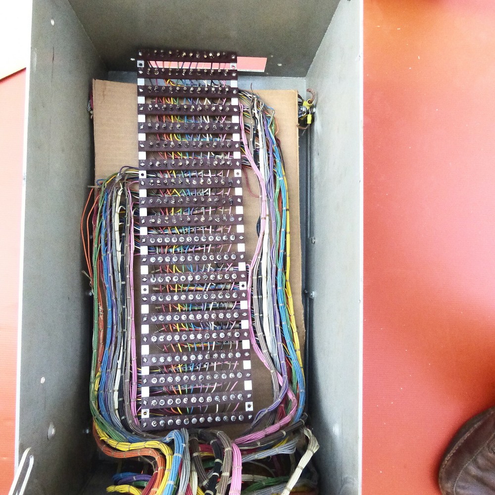 SB-863/SRT SWITCHBOARD FOR SELECTING TRANSMITTERS ABOARD US NAVAL SHIPS