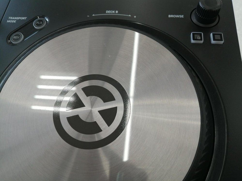 NATIVE INSTRUMENTS TRAKTOR KONTROL S2 MK3 DJ Controller w/ Cable Tested MG01 9.0