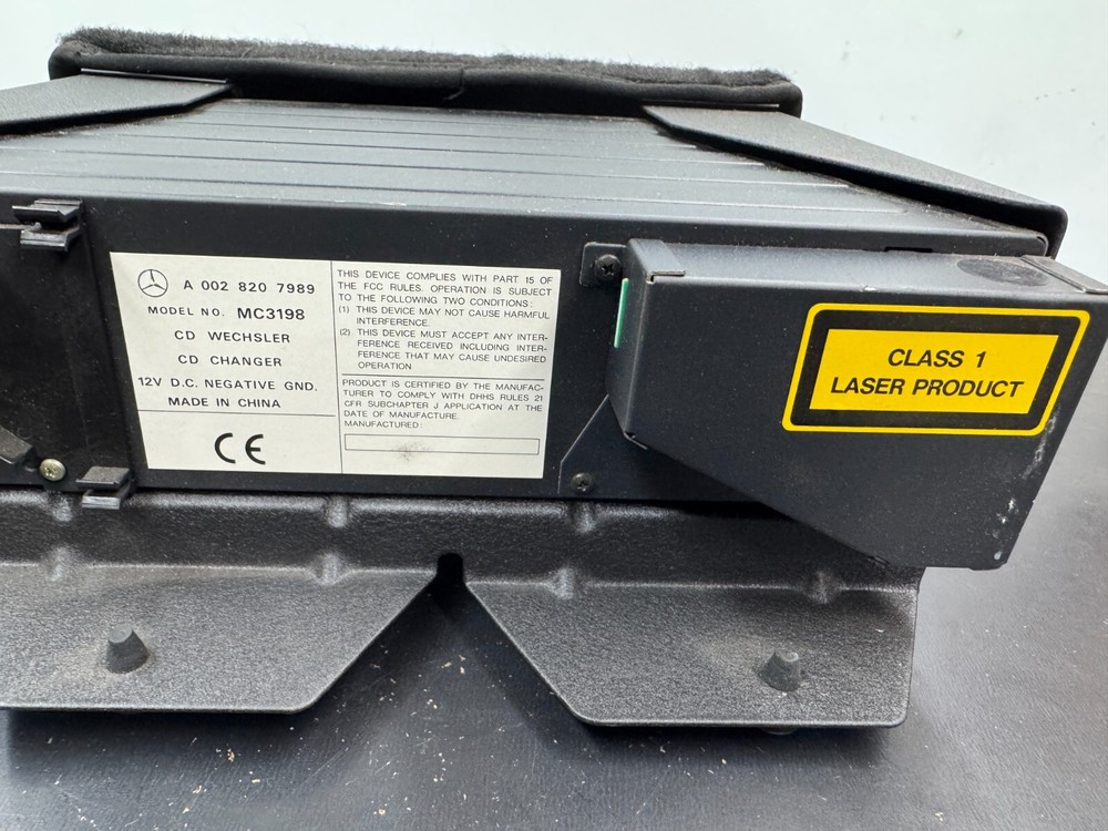 MERCEDES BENZ ORIGINAL CD CHANGER