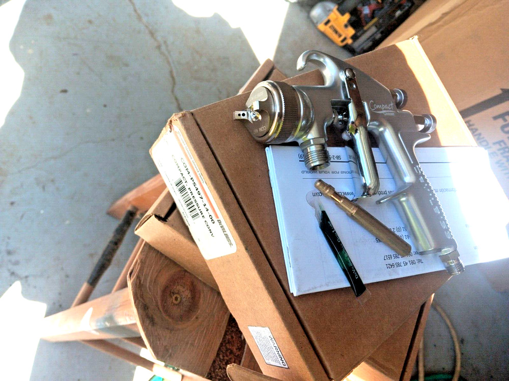 DeVilbiss- COMPACT Pressure Paint spray gun 1.4