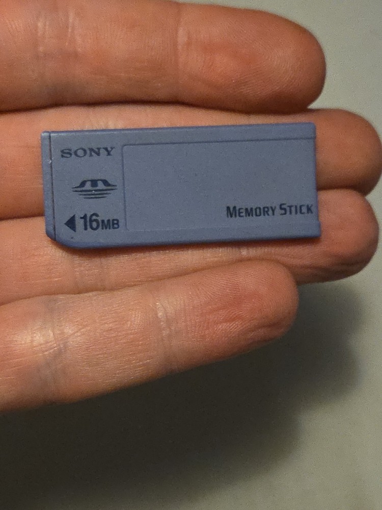 SONY 16GB MEMORY STICK MSA-16A. PRE-OWNED