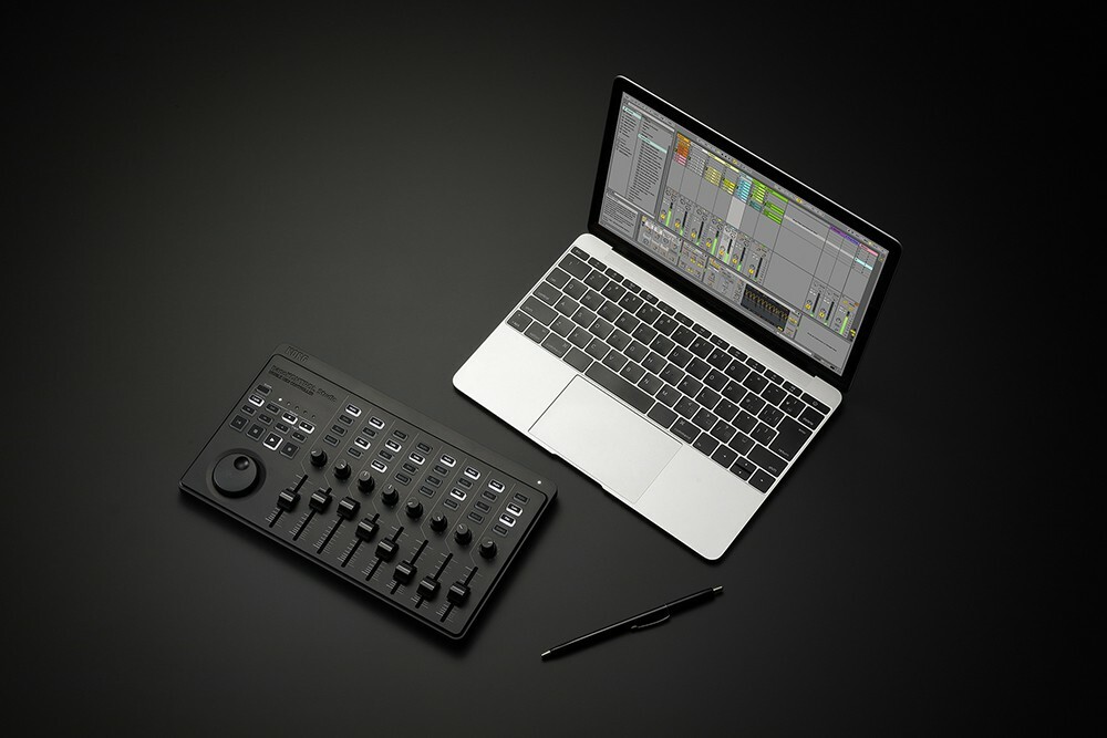 Korg nanoKONTROL Studio Wireless MIDI Controller BONUS PAK