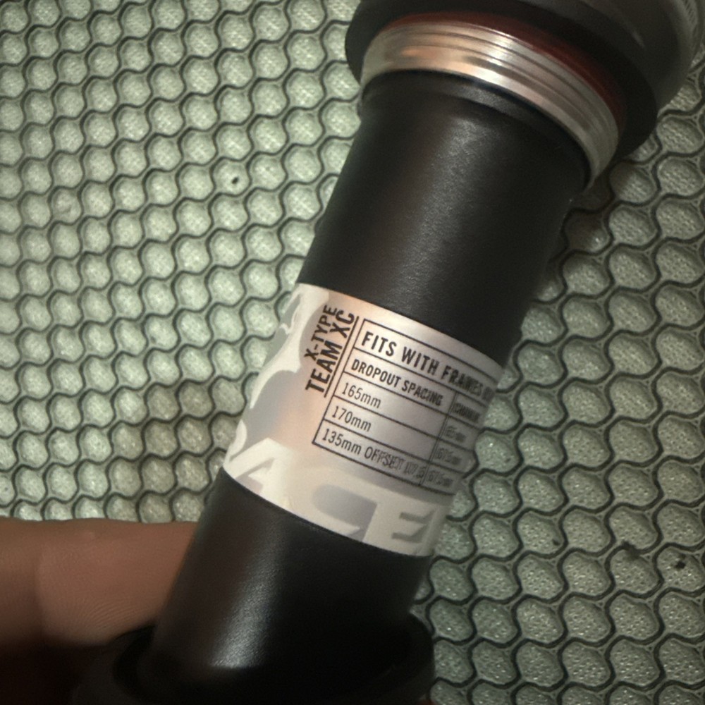 24mm RaceFace Team XC X-Type External Bottom Bracket: BSA 100mm BB Shell