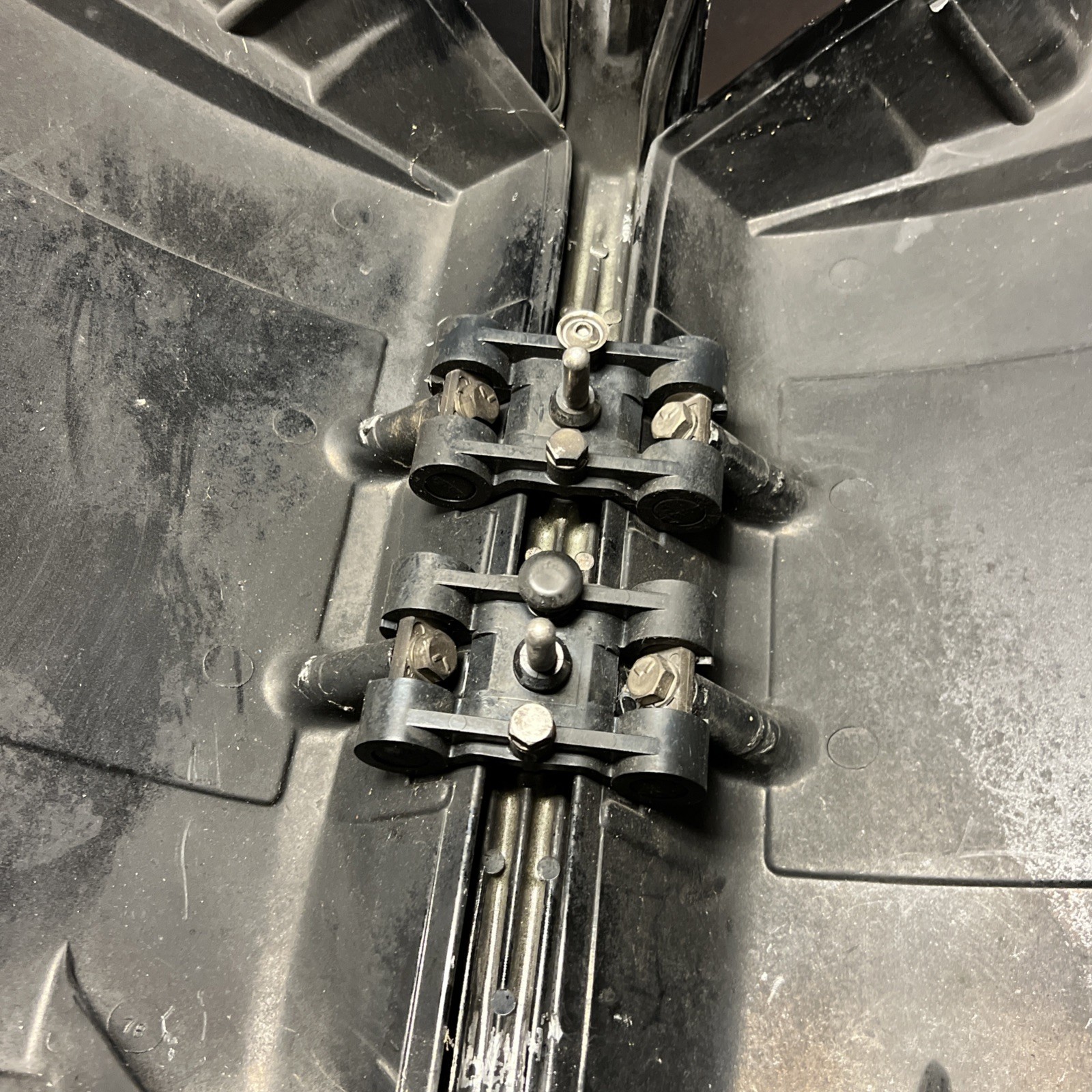 70 Hp Mercury Thunderbolt Outboard Motor Cowling & Flywheel Cover