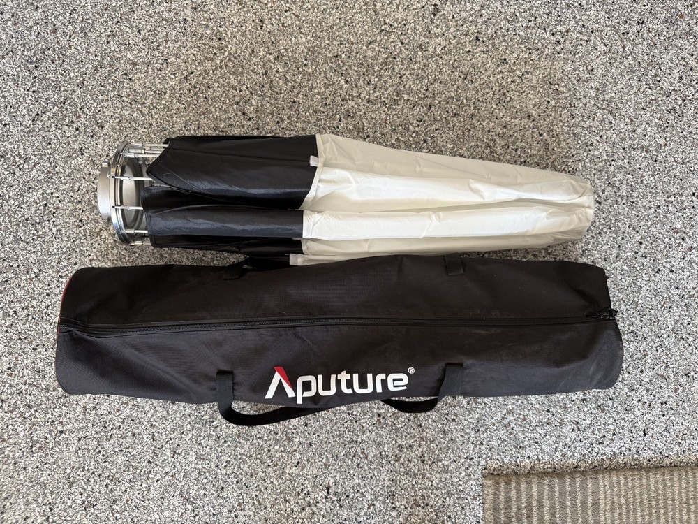 Aputure Lantern 2.2ft Softbox Diffuser APJ0155A3E w/ Case