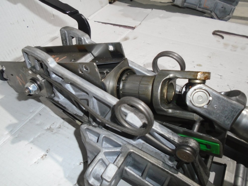 Freelander 2 Adjustable Steering Column Right Hand Drive LR023801 (N)