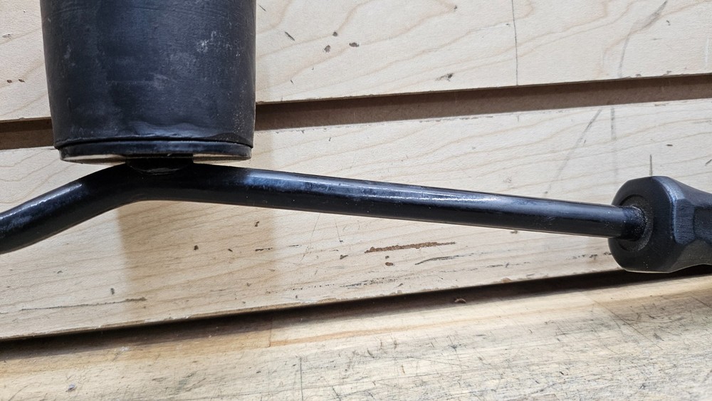 SNAP-ON TOOLS BLACK HARD HANDLE 16" LONG HUB CAP REMOVER #HCH1A