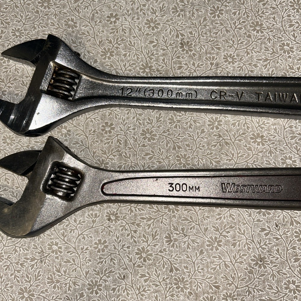 adjustable wrenches (2)
