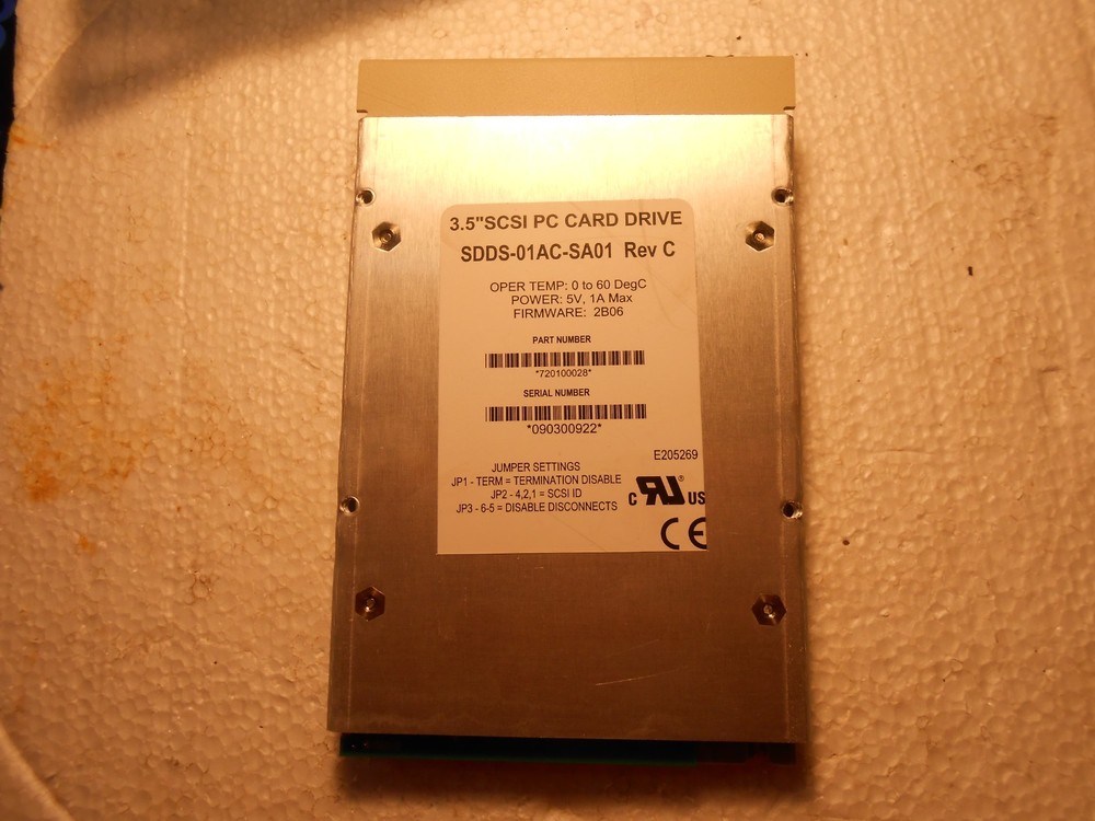ADTRON SOLID STATE DATA DRIVE 3.5"SCSI PC CARD DRIVE SDDS-01AC-SA01 REV C