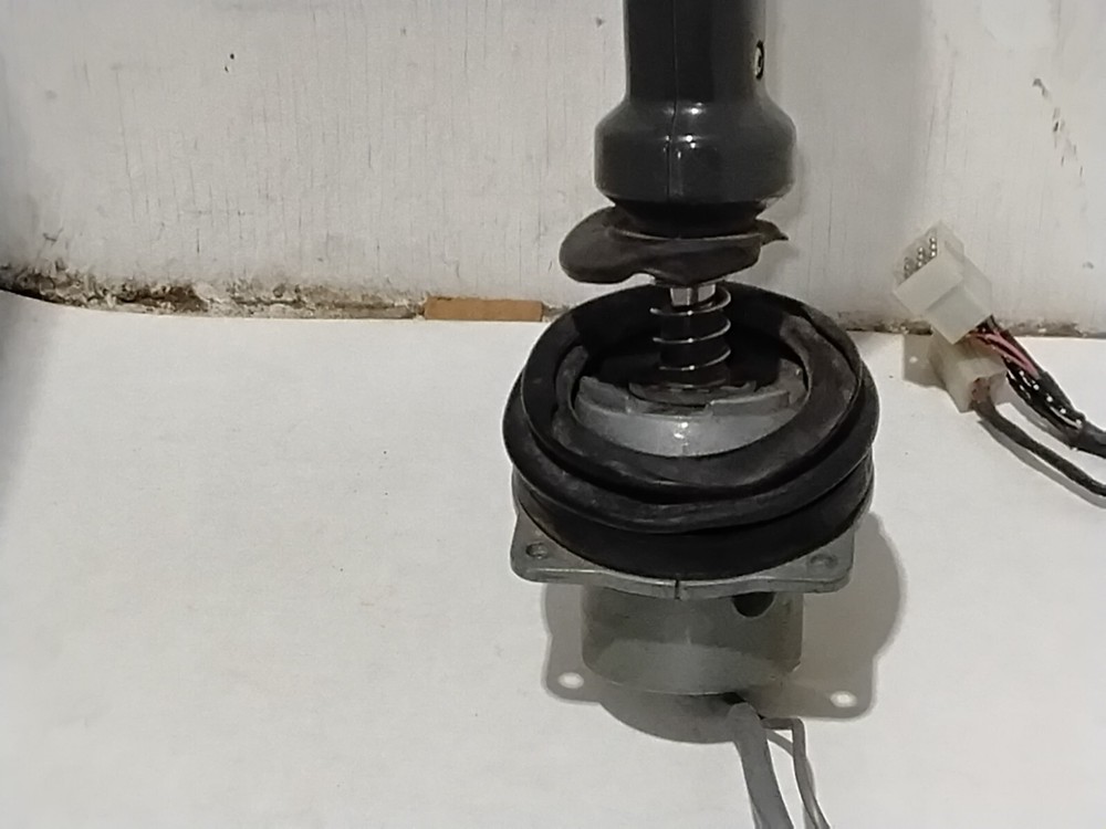 SURE GRIP CONTROLS (VT7)