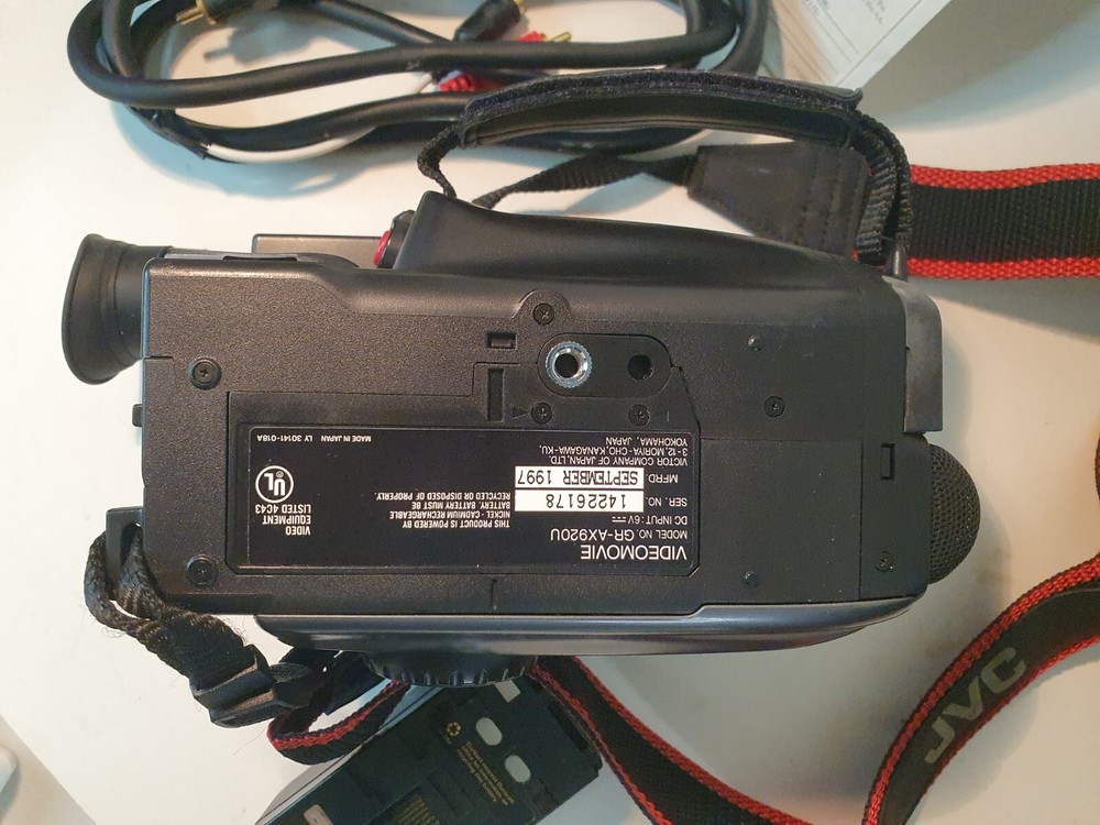 *Needs Battery JVC Video GR-AX920U Compact VHS
