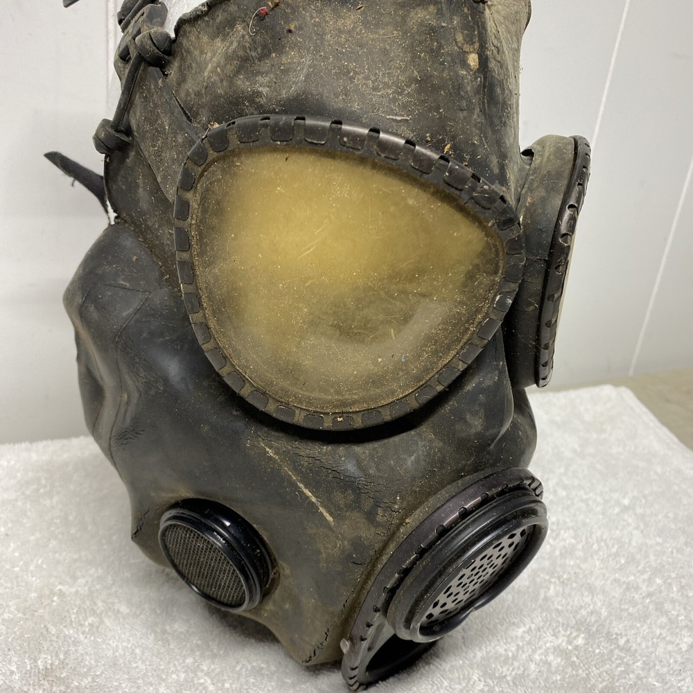 Old Gen black M7 Gas Mask