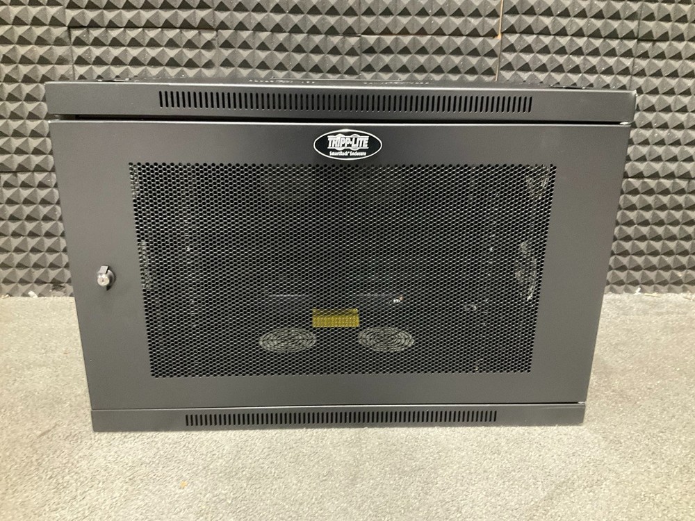 Tripp Lite SmartRack Wall Mount Server Rack 9U SRW9UDPVRT ✅❤️️✅❤️️✅ NEW!!!!