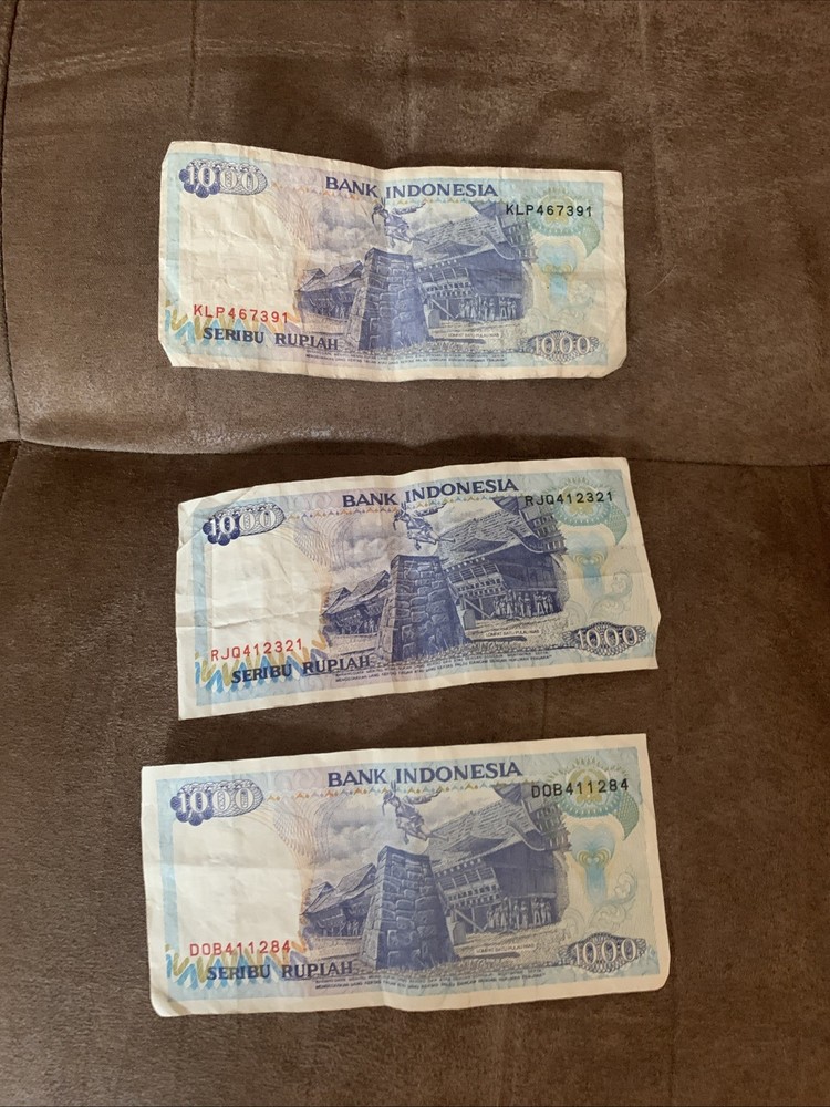 1992 Indonesia 1000 Rupiah Note. 3 Bank Notes