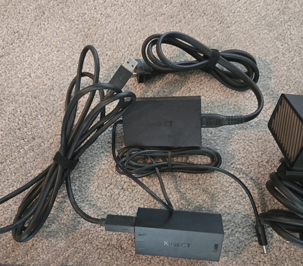 Xbox 360 Kinect with Six Games Excellent Condition