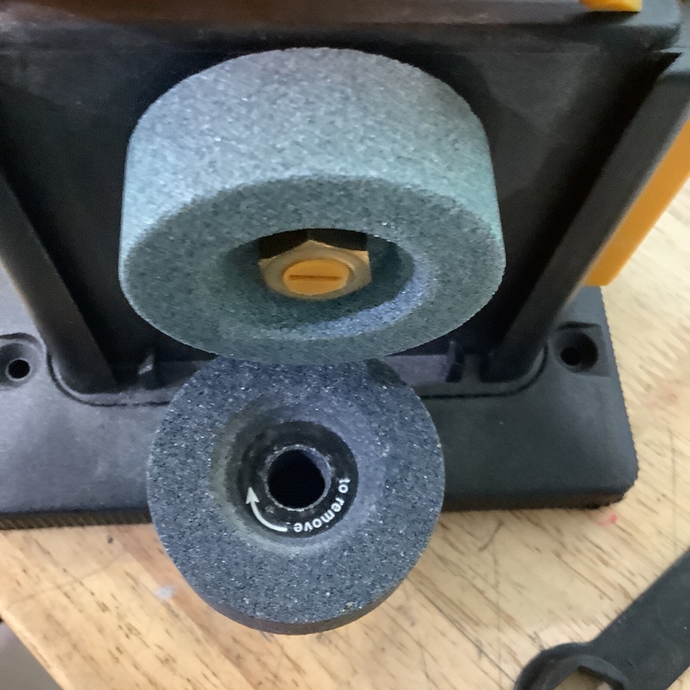 Plasplugs Compact Sharpener Unit - Drill Sharpener With Manual