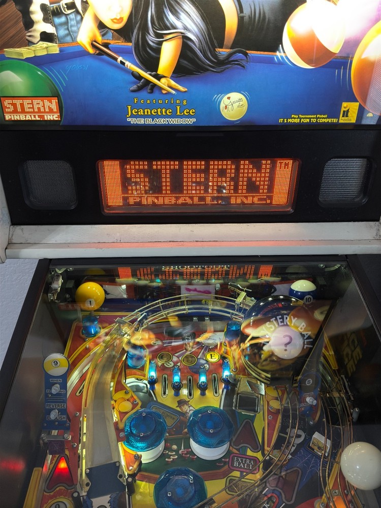 Sharkeys Shootout Pinball Machine