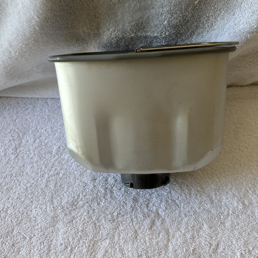 Williams Sonoma Bread Maker - WS0797 - Pan And Paddle